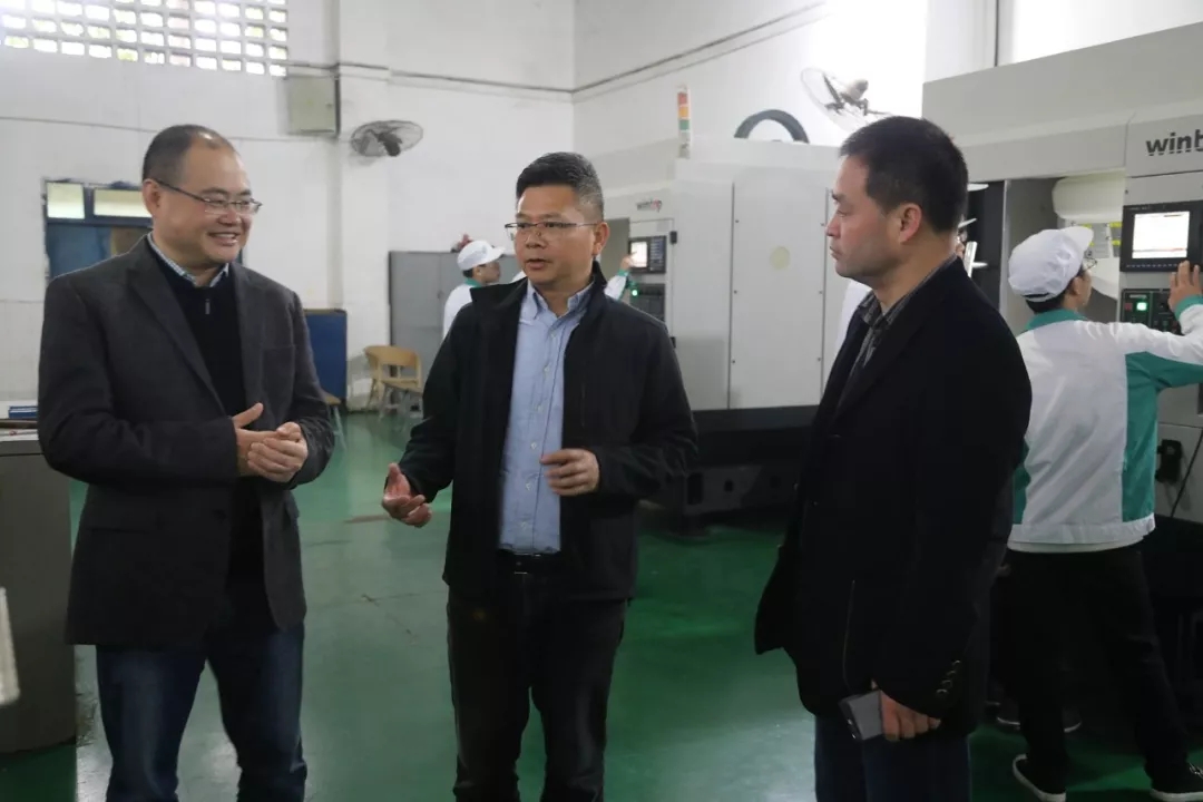 2019年3月27日上午,苏州安洁科技有限公司董事长王春生,重庆安洁科技